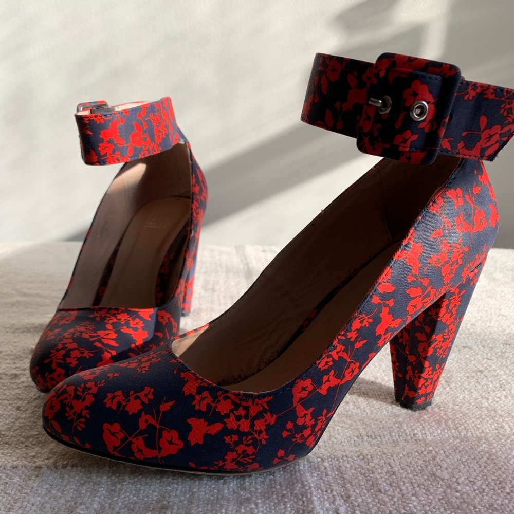 Shoe Dazzle Red and Blue Floral Heels